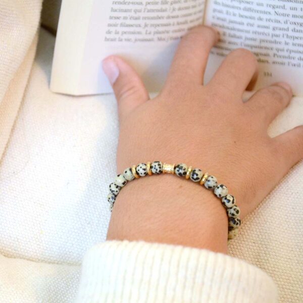 Bracelet en pierre, Jaspe dalmatien, et plaqué or, Ambre - les créations -